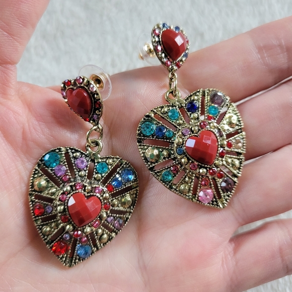 ✨️HP✨️NWOT Gorgeous Art Deco Multicolor Rhinestone Heart Shaped Dangle Earrings - Picture 6 of 6